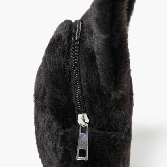 Kuromi Plush Makeup Bag - Picture 4 of 6